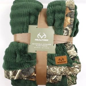 REALTREE REVERSIBLE THROW